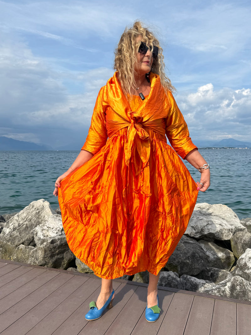 ABITO SOLEIL ARANCIO e giacchino copri spalle