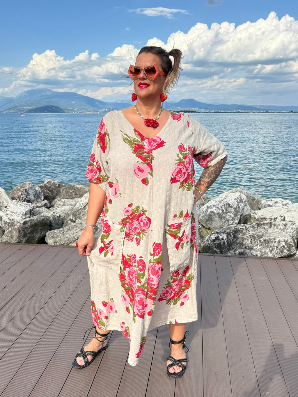 ABITO MIKA IN LINO BEIGE STAMPA ROSE