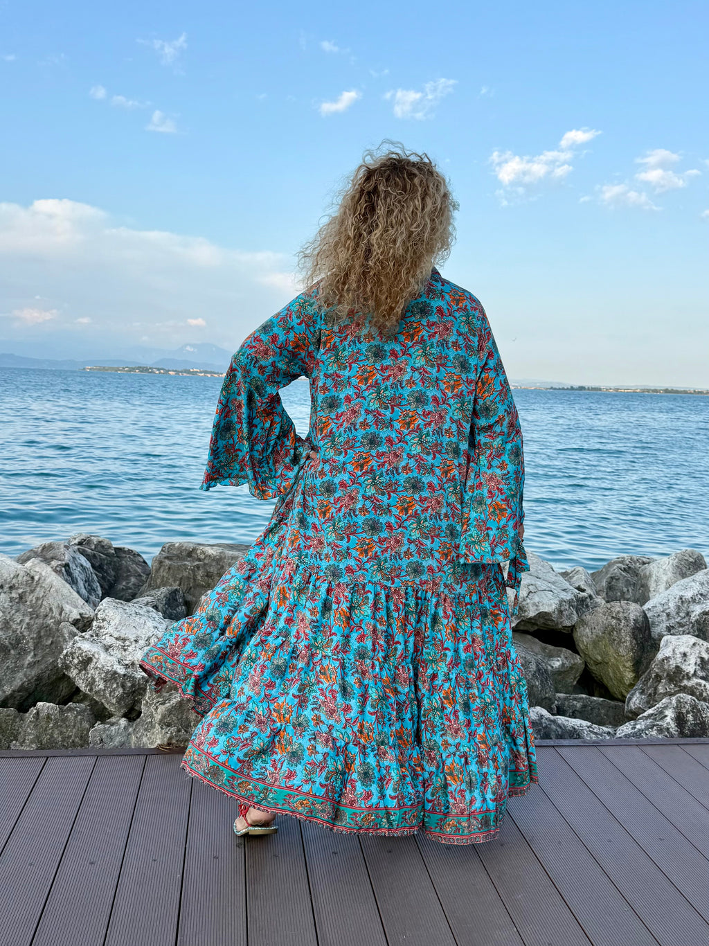 KIMONO CELESTE STAMPA FIORI ARANCIO E ROSSI