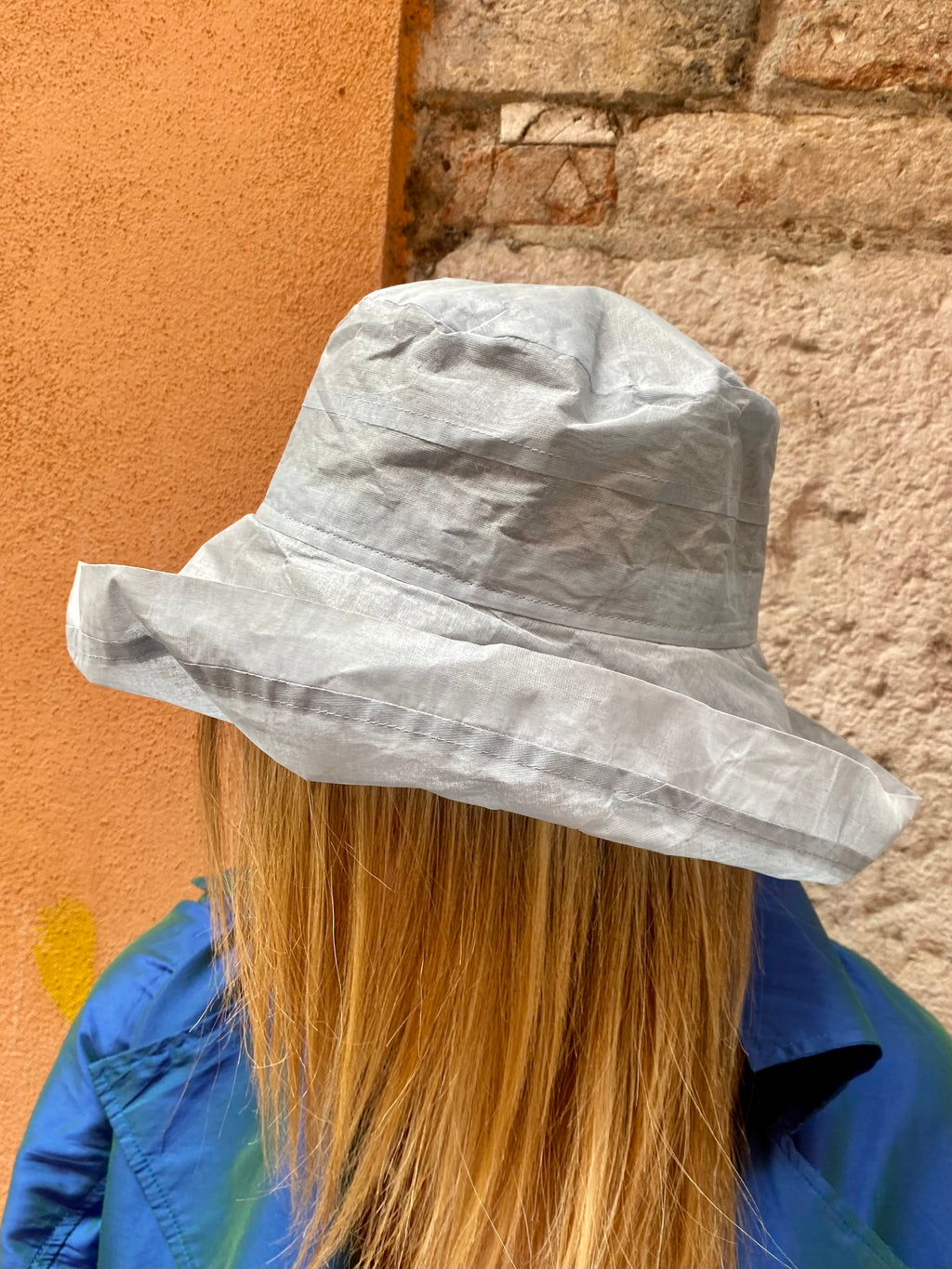 Cappellino  grigio polvere garzato tascabile