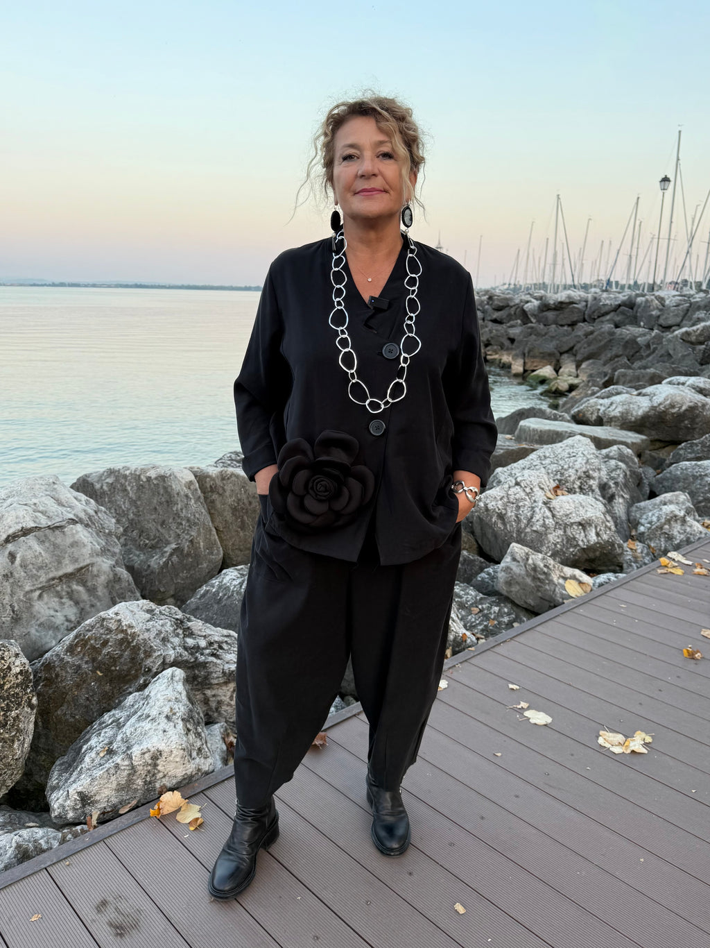COMPLETO MALU’ CON PANTALONI NERO