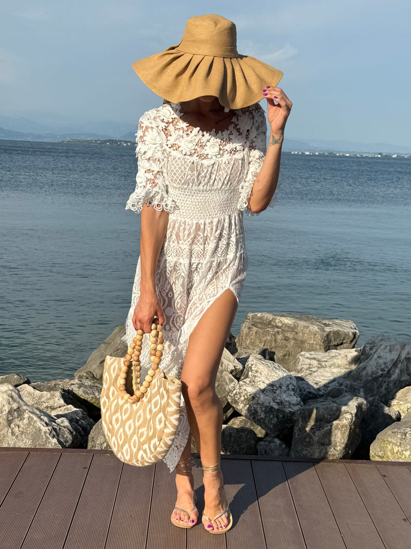 ABITO LAURA
