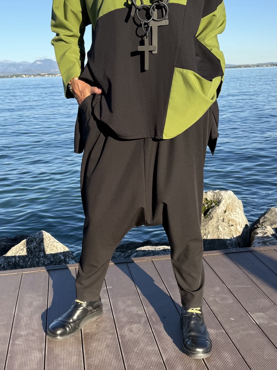 BLUSA ZEINA LIME E NERA