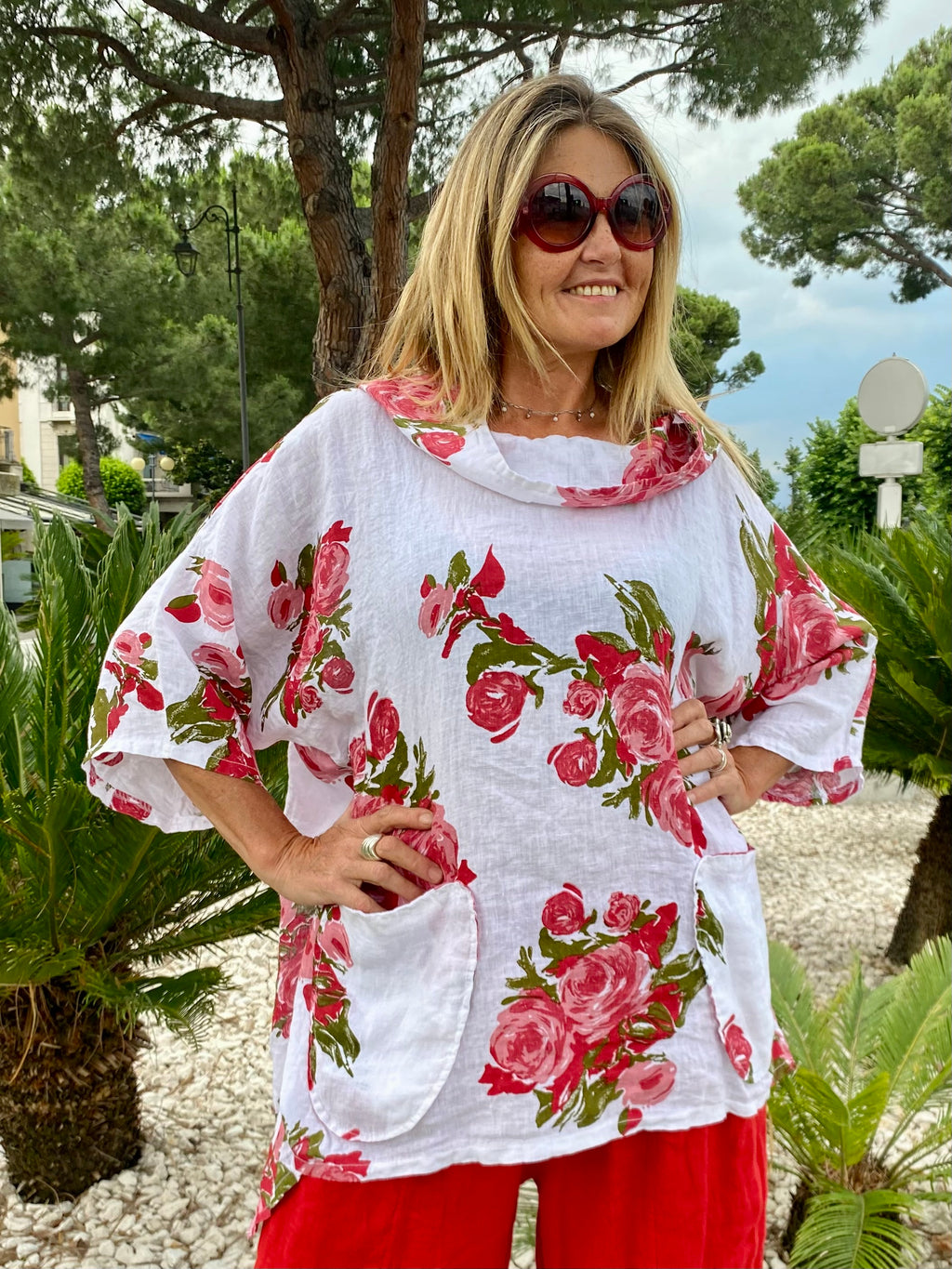 Blusa Dinah in lino BIANCA stampa fiori con cappuccio