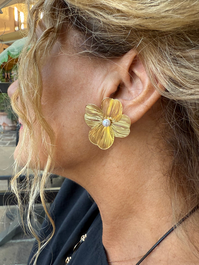 ORECCHINO A FIORE DORATO
