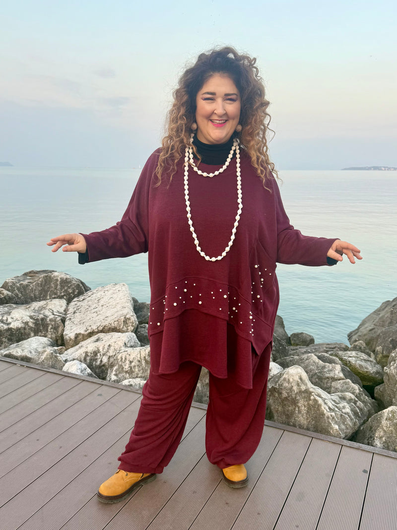 COMPLETO NOIR VINO CON PERLINE