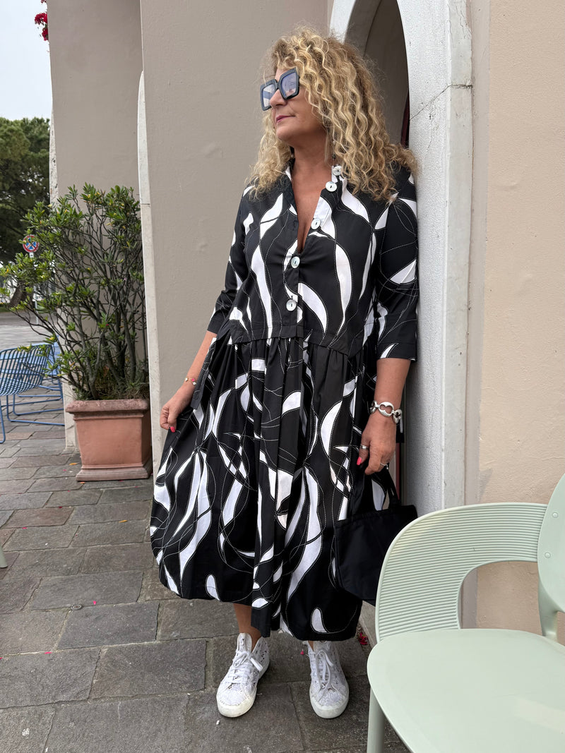 Abito nero in pizzo