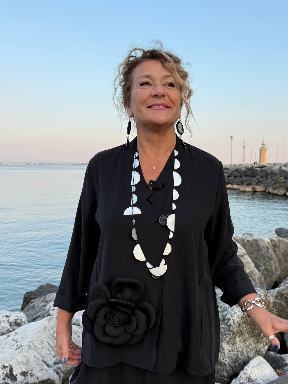 COLLANA MEZZELUNE IN ALLUMINIO