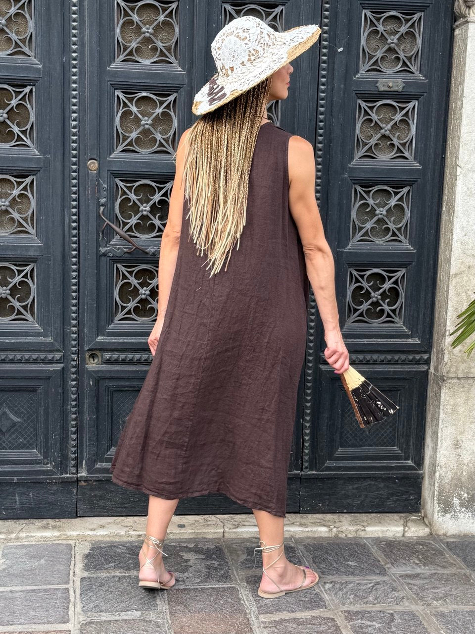 ABITO ROSSO ELIDIE IN CIOCCOLATO