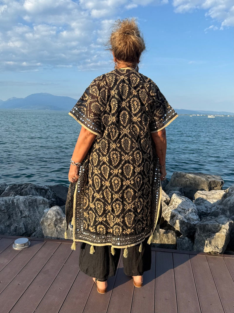 KIMONO NERO NAPPINE CAMMELLO