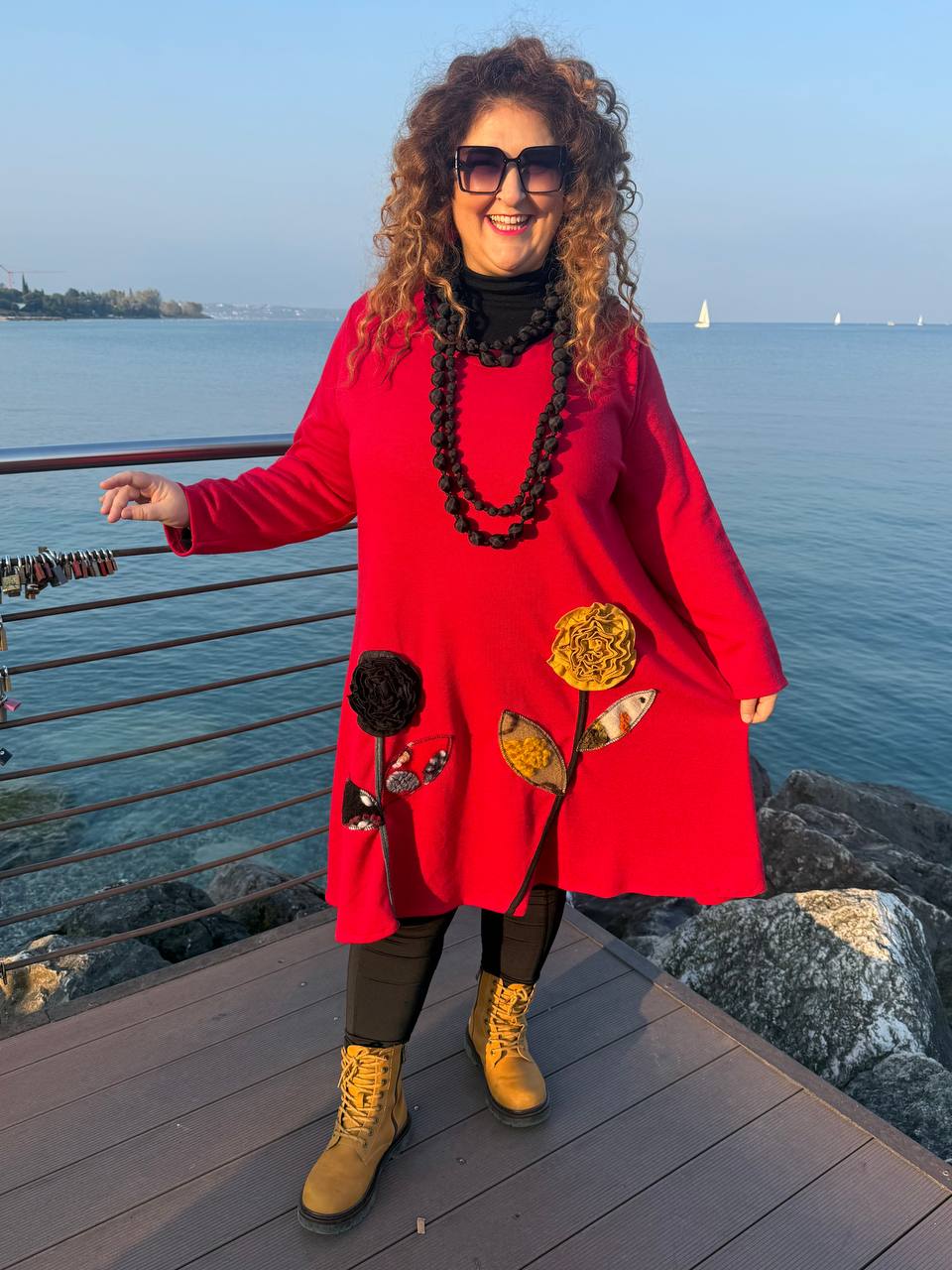 ABITO BUCANEVE ROSSO