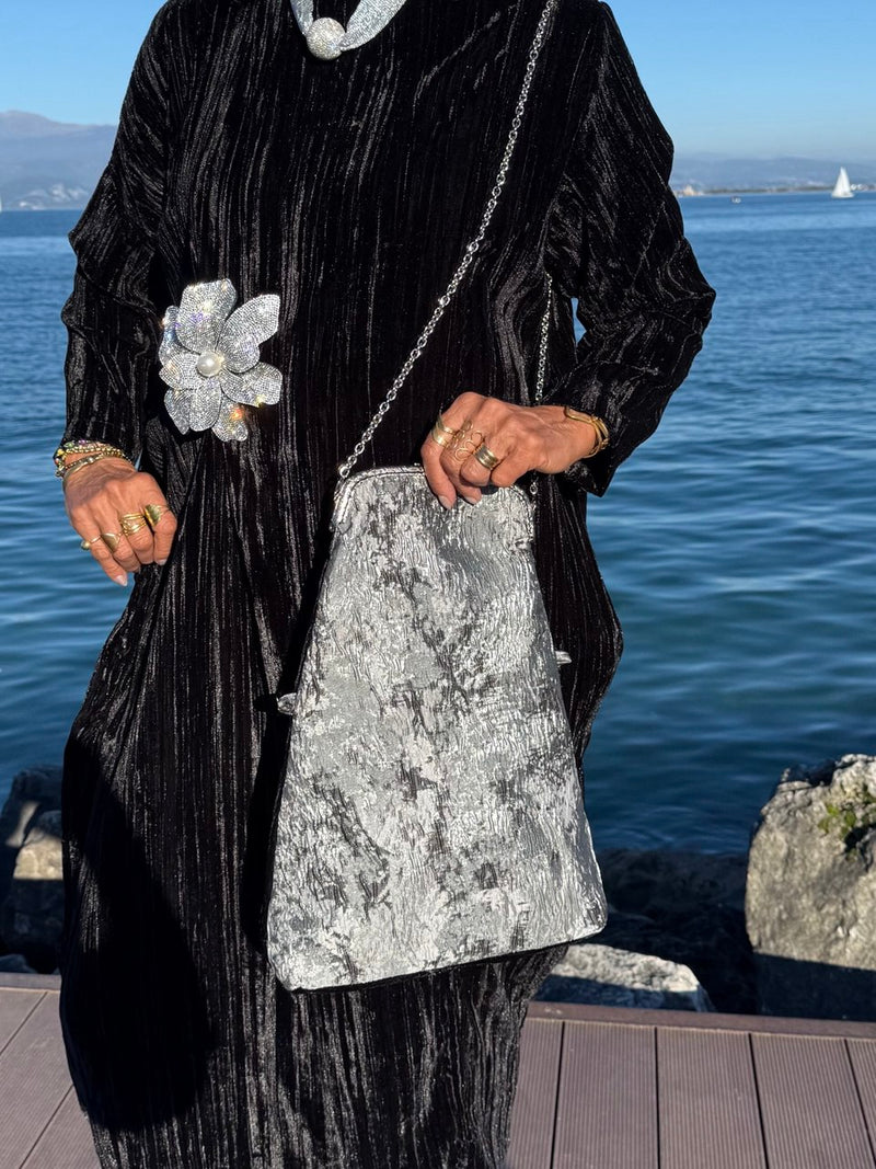 ABITO IN VELLUTO NERO