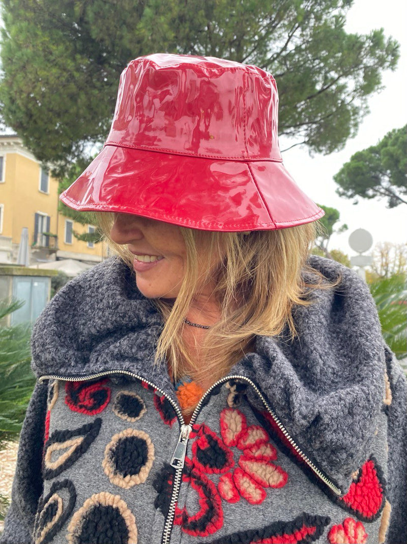 CAPPELLO ROSSO DA PIOGGIA