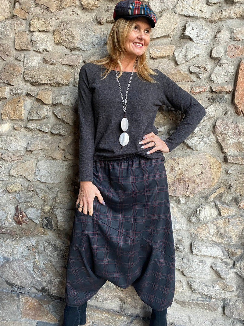 Pantalone turco grigio e rosso