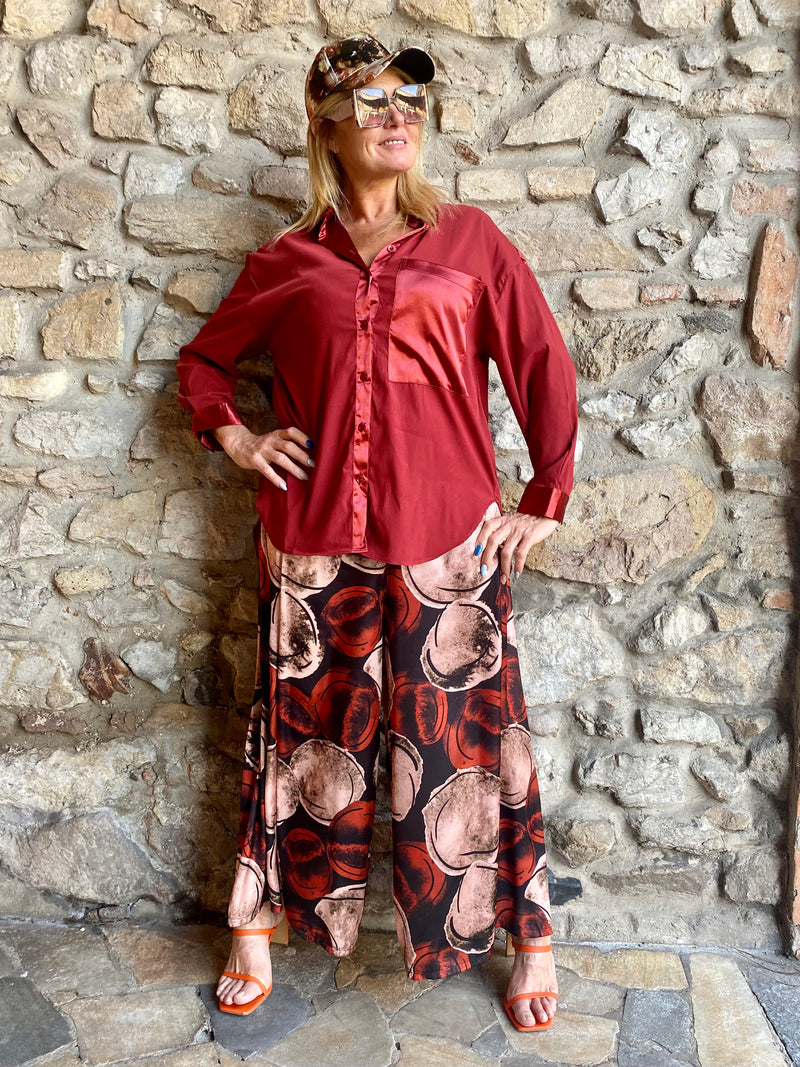 Camicia in satin color coccio di viscosa lucida e opaca