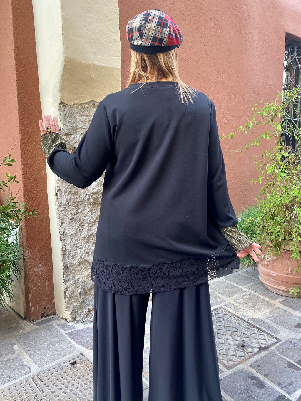 Maglia polsini dorati