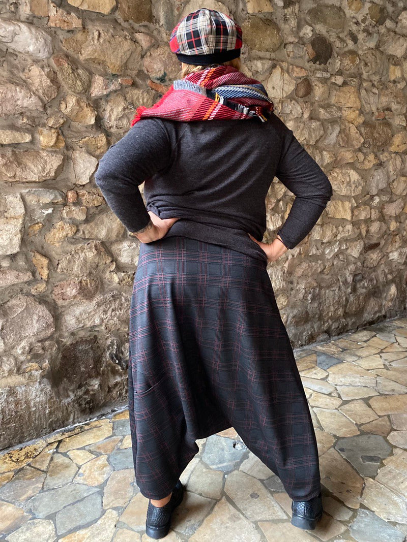 Pantalone turco grigio e rosso