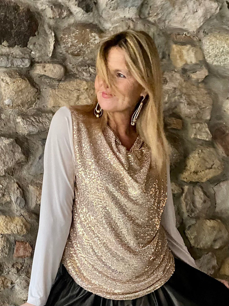Maglia oro scollo gronda davanti paillettes