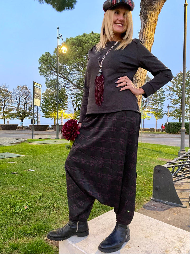 Pantalone turco grigio e rosso
