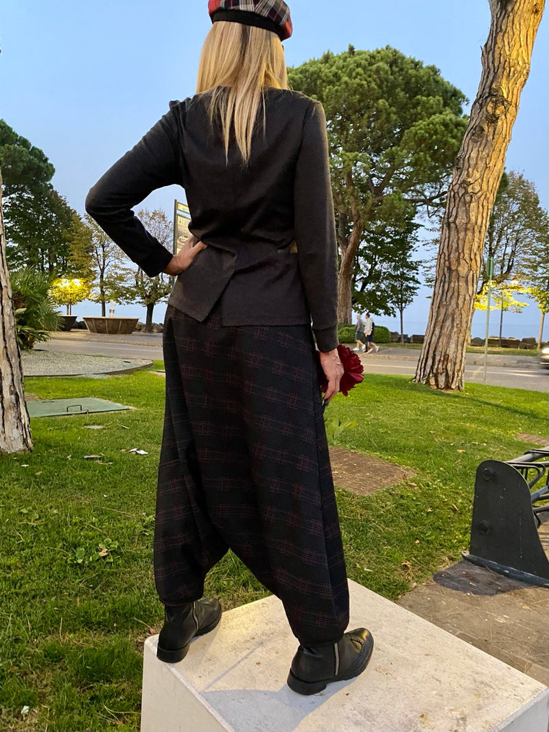 Pantalone turco grigio e rosso